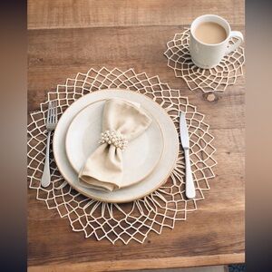 16 Total- Vintage Doily Placemat Set. 8 Piece Plate | Drink. Tatted | Ivory EUC